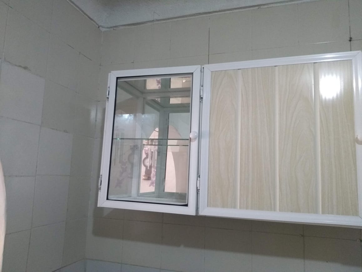 Cajón de cocina en aluminio con vidrio